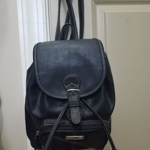 Guess Bags - Guess Backpack Purse Guess Bags - Guess Backpack Purse